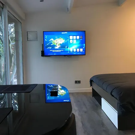 Studio Luxe + Jardin Et Terrasse Pontoise Buitenkant foto